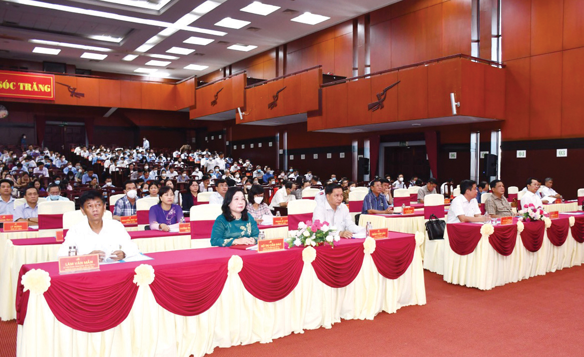 Quang cảnh Hội nghị triển khai, quán triệt
            các nghị quyết chuyên đề của BTV Tỉnh ủy Sóc Trăng, nhiệm kỳ 2025 - 2025 (Ảnh: Báo Sóc Trăng).